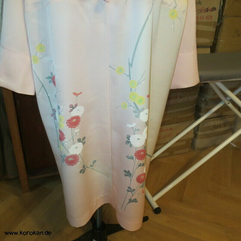 Nachthemd aus Homongi Kimono Seide, Blüten auf zart rosa