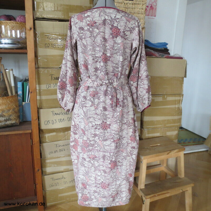 Japan Kimono Seiden Upcycling Reformkleid, Okinawa Batikmuster, Gr. L, Unikat