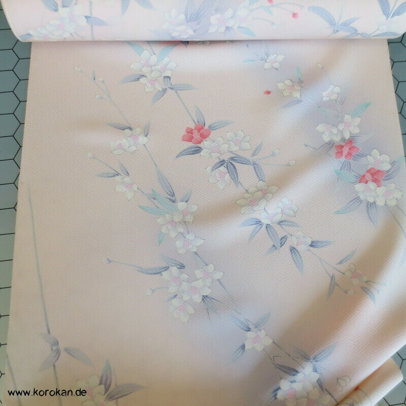 Kamelien Kimono Sayagata Seidendamast