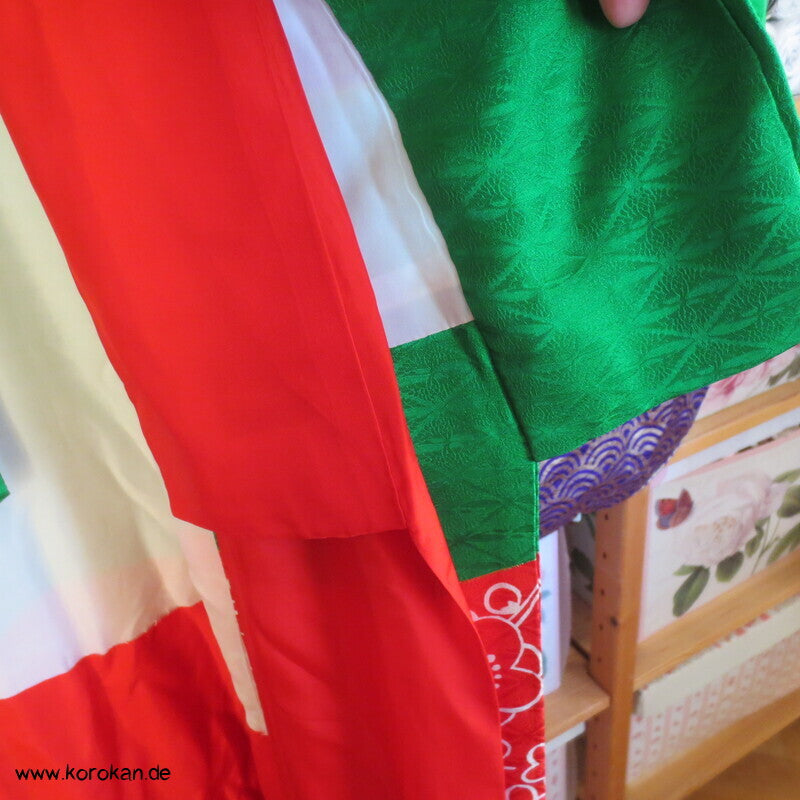 Kakeshita Hochzeits Kimono üppig bestickt mit dickem Saum