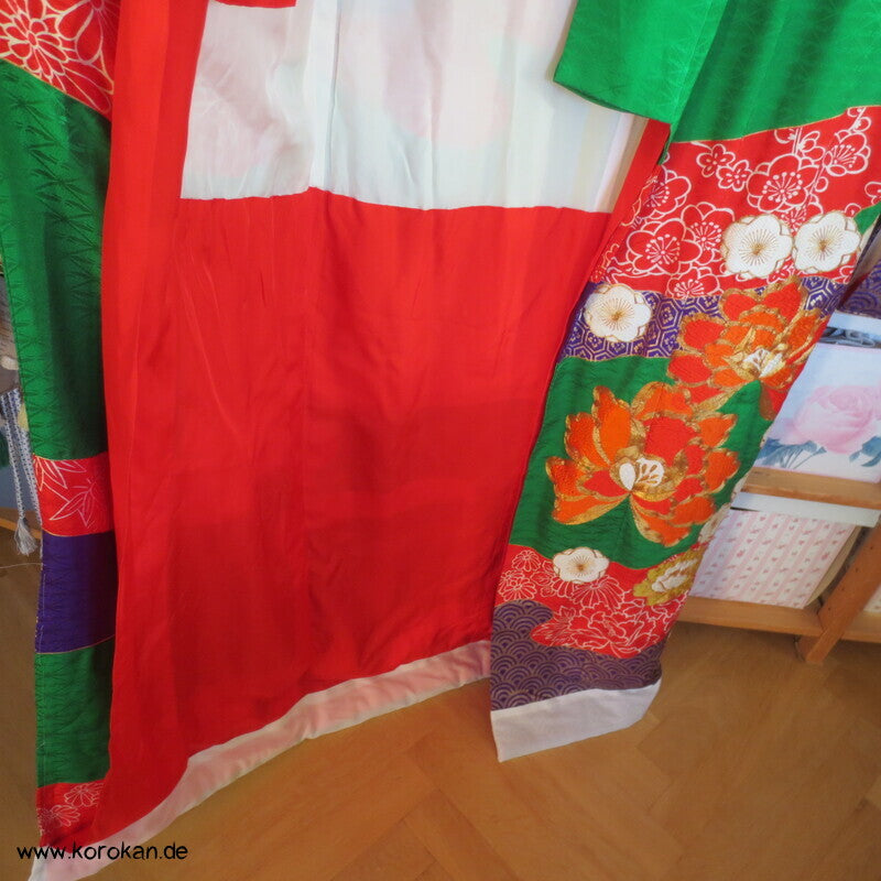 Kakeshita Hochzeits Kimono üppig bestickt mit dickem Saum