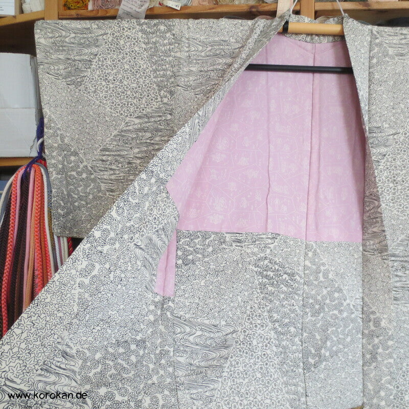 Haori Kimono Jacke Kiribame Steinplattenmuster mit kleinen Motiven