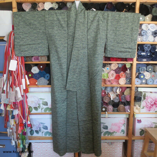 Fächer auf dunkelgrün Kasuri Tsumugi Kimono