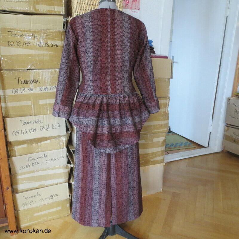 Schößchenjacke aus aufgetrenntem Kimono Wollmaterial, Gr. M, Unikat
