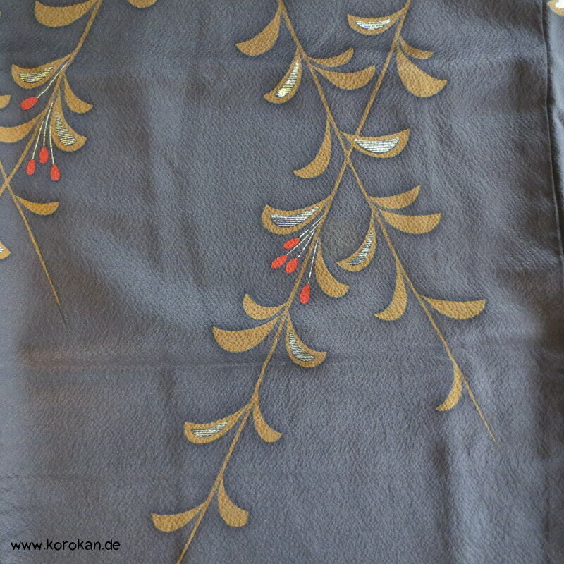 fallende Blüten über Temaribällen Seidendamast Furisode Kimono
