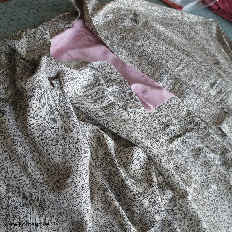 Haori Kimono Jacke Kiribame Steinplattenmuster mit kleinen Motiven