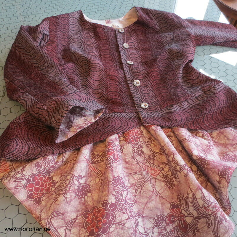 Schößchenjacke aus aufgetrenntem Kimono Wollmaterial, Gr. M, Unikat