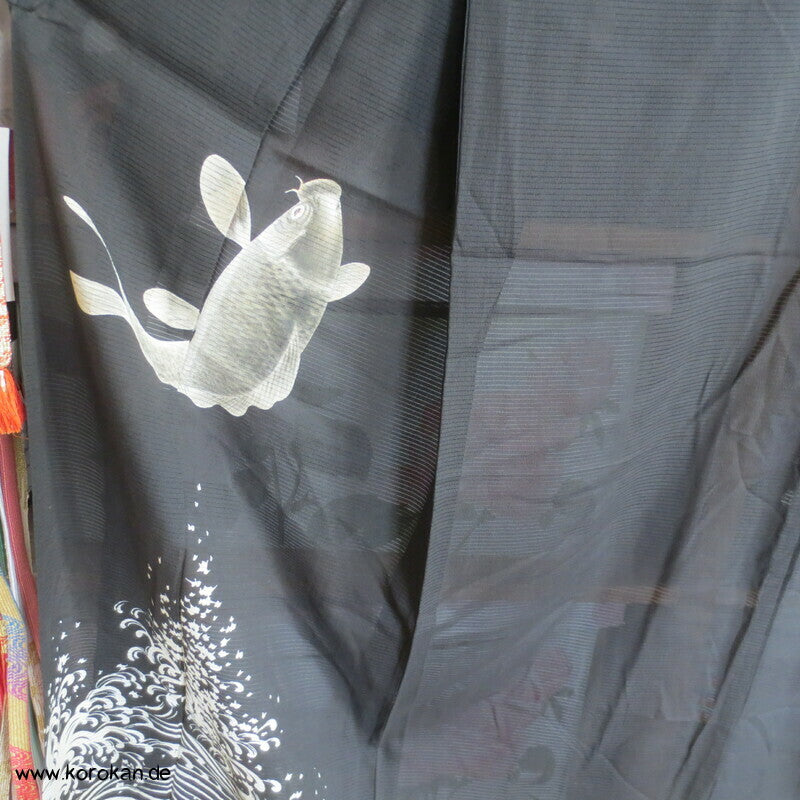 springender Koi antiker Tomesode Kimono aus Rho Seide