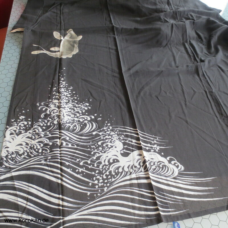 springender Koi antiker Tomesode Kimono aus Rho Seide
