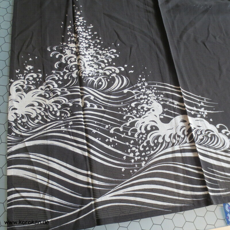 springender Koi antiker Tomesode Kimono aus Rho Seide