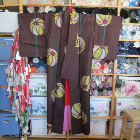 Temari Bälle, bunt auf braun Meisen Kimono