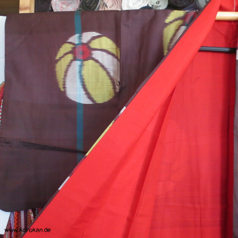 Temari Bälle, bunt auf braun Meisen Kimono