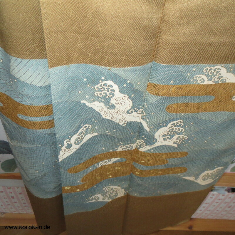 Wellenstreifen Yamato Irotomesode Seidendamast Kimono, messing