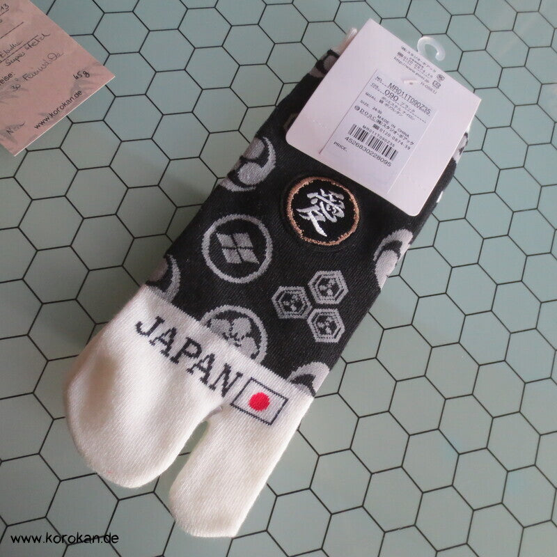 Tabi Socken schwarz weiß mit Mon und aufgesticktem Kanji