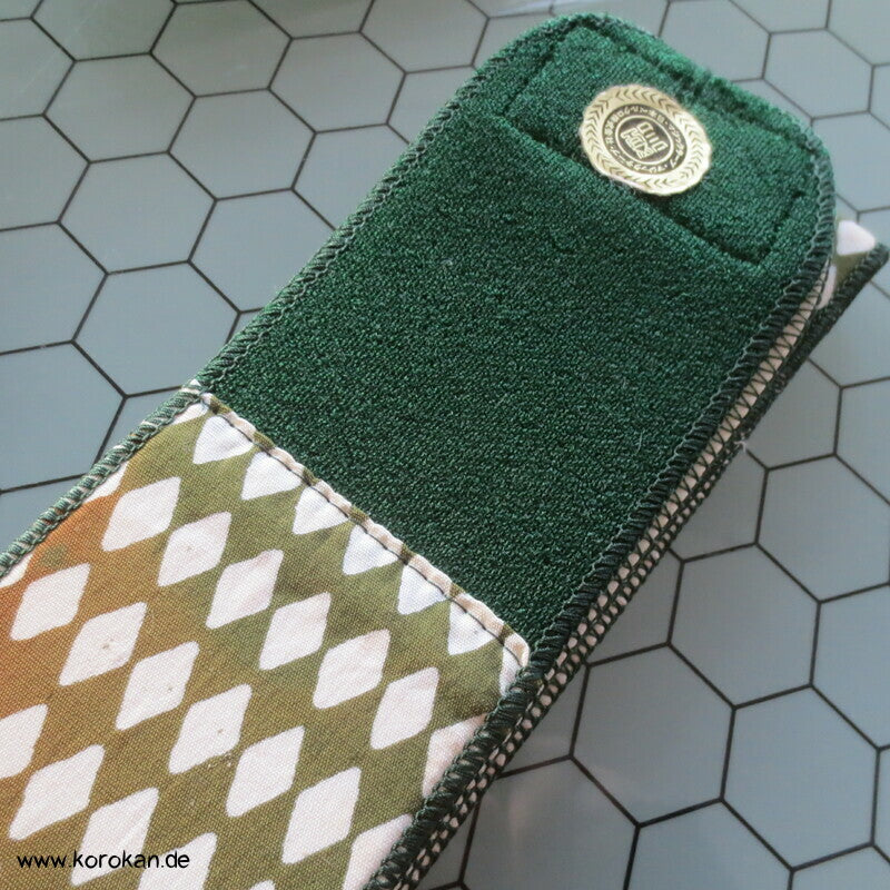 Klett Obi velvetiertes Moosgummi, grün, mit Rautenmotiv