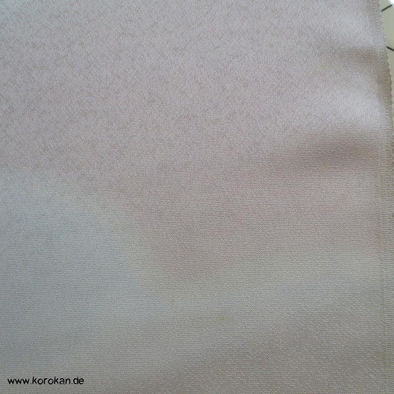 Sagara Knötchenstickerei auf Bokashi Seidencrepesatin Kimono Stoff