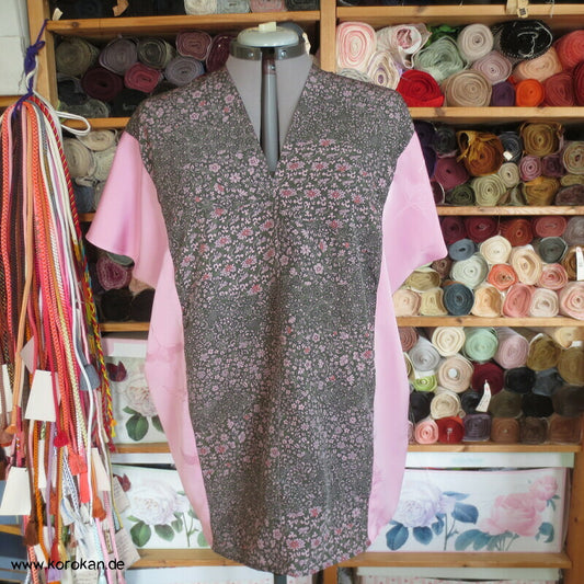 Upcycling Seidenshirt aus Kimonostoffresten, rosa Kranichdamast und Millefleur Crepe