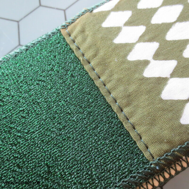 Klett Obi velvetiertes Moosgummi, grün, mit Rautenmotiv