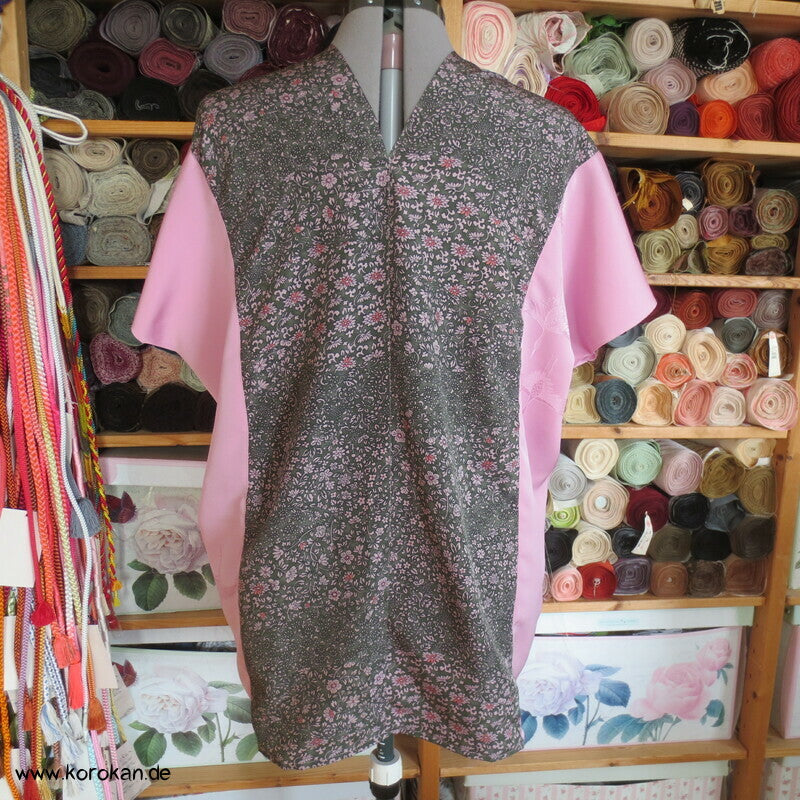 Upcycling Seidenshirt aus Kimonostoffresten, rosa Kranichdamast und Millefleur Crepe