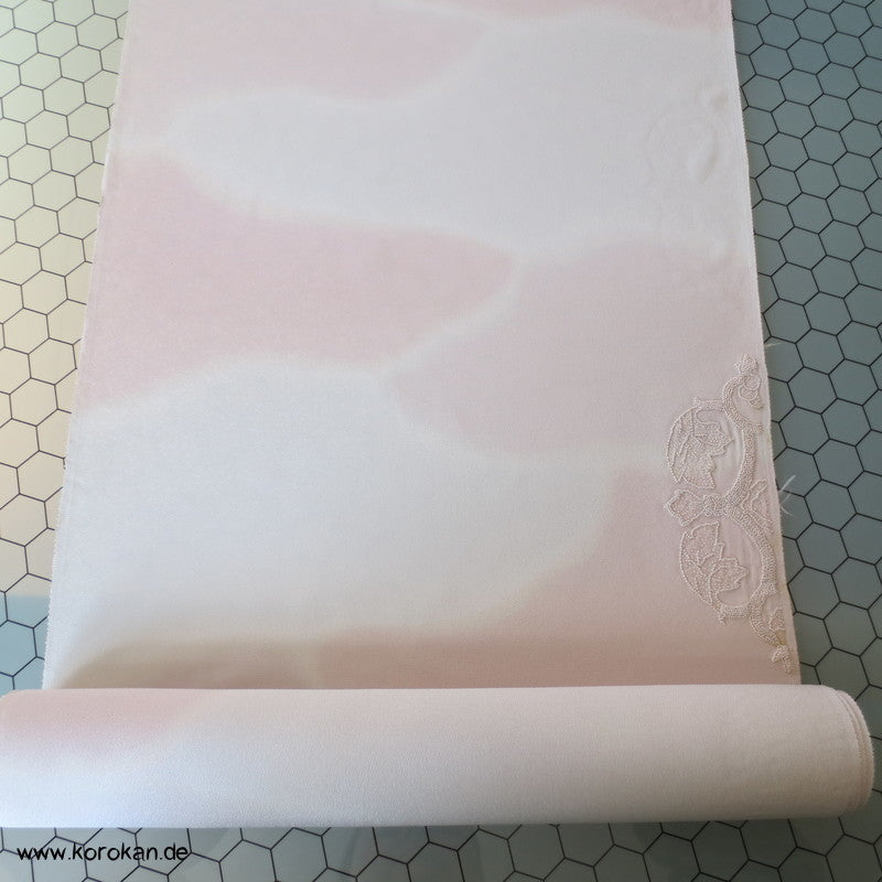 Sagara Knötchenstickerei auf Bokashi Seidencrepesatin Kimono Stoff