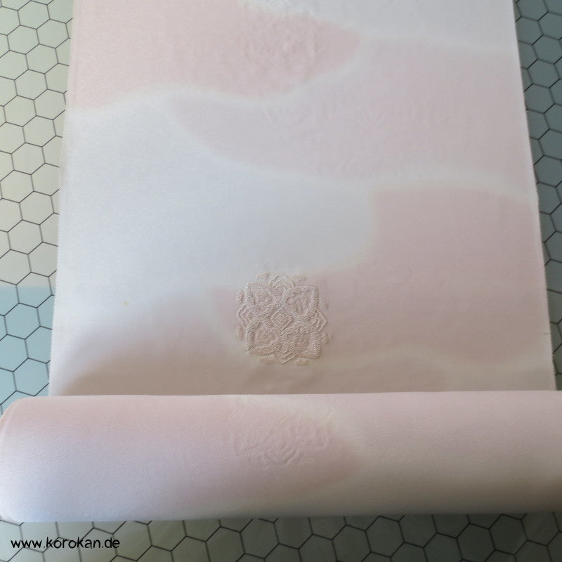 Sagara Knötchenstickerei auf Bokashi Seidencrepesatin Kimono Stoff
