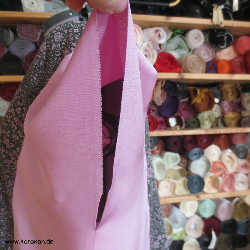 Upcycling Seidenshirt aus Kimonostoffresten, rosa Kranichdamast und Millefleur Crepe