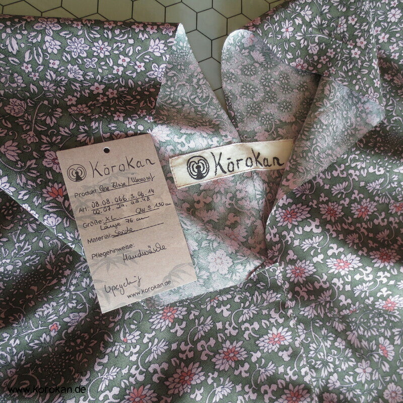 Upcycling Seidenshirt aus Kimonostoffresten, rosa Kranichdamast und Millefleur Crepe