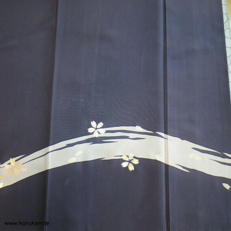 Perlmutt Sakura Blüten auf Fluss Homongi Seidencrepe Kimono
