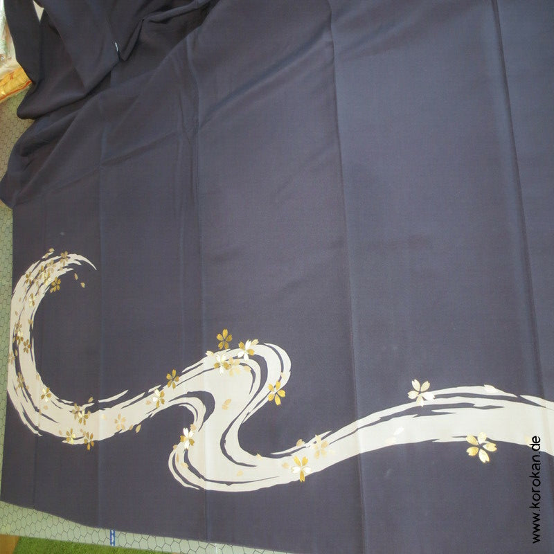 Perlmutt Sakura Blüten auf Fluss Homongi Seidencrepe Kimono