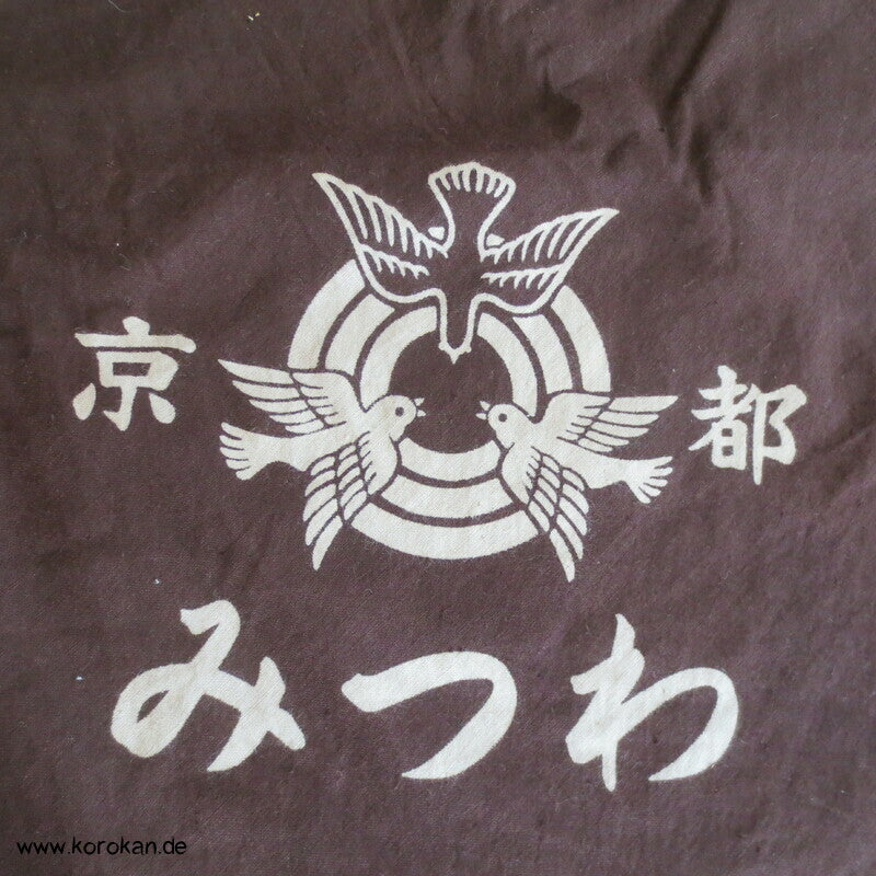 sehr großes Furoshiki, drei Spatzen im Kreis, Kanji