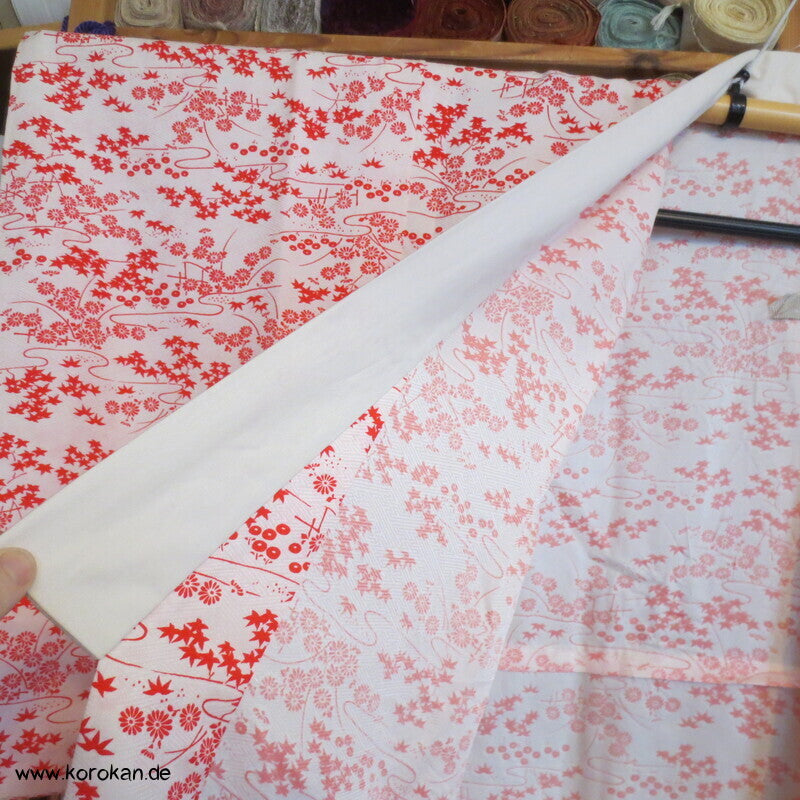 Seidendamast Juban Unterkimono, zartrote Gartenlandschaft