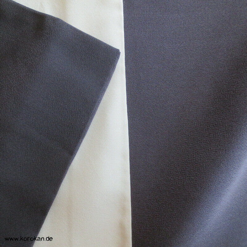 Perlmutt Sakura Blüten auf Fluss Homongi Seidencrepe Kimono