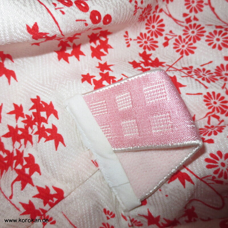 Seidendamast Juban Unterkimono, zartrote Gartenlandschaft