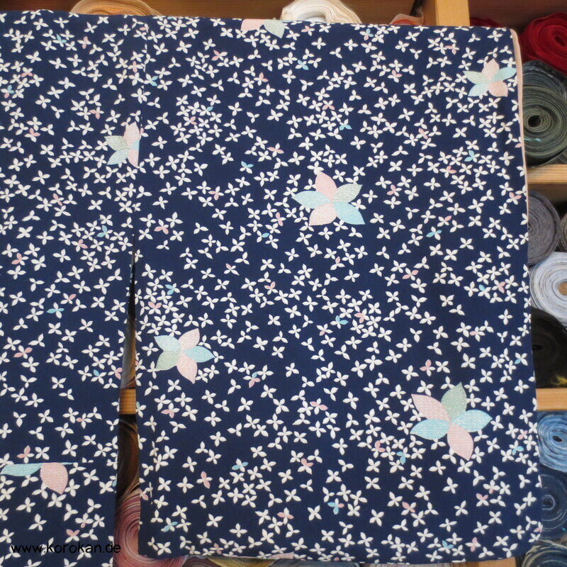 Seidencrepe Komon Alltags Kimono, Streublümchen