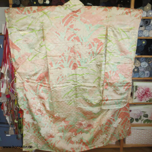 pastelliger Furisode, goldene Reisähren, Blumen, Higaki Rinzu Seiden Damast