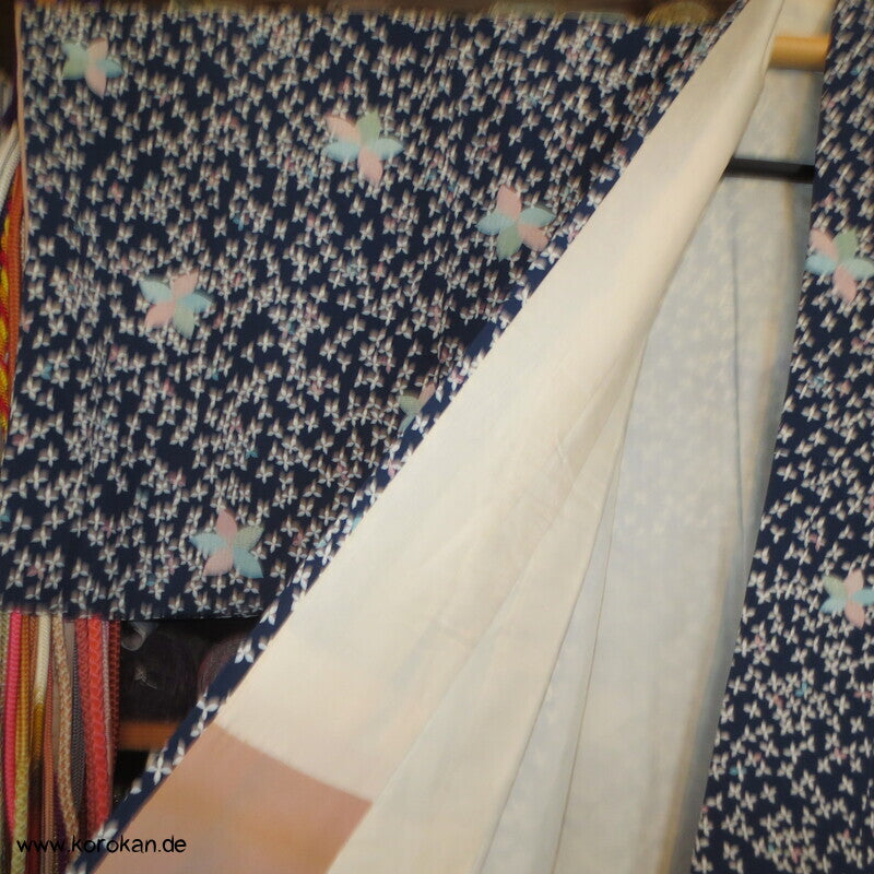Seidencrepe Komon Alltags Kimono, Streublümchen