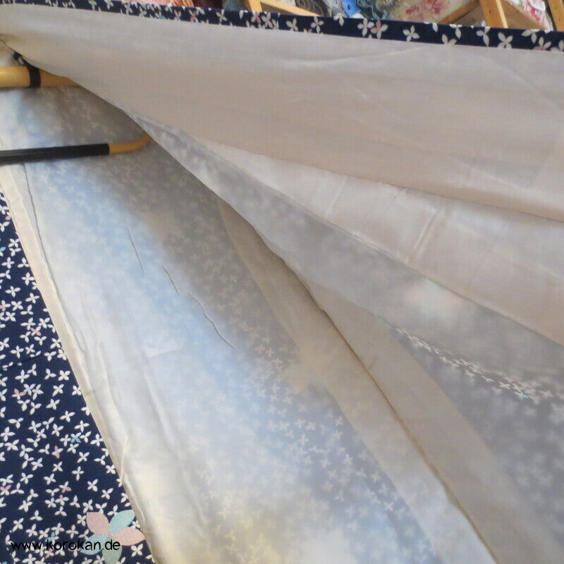 Seidencrepe Komon Alltags Kimono, Streublümchen
