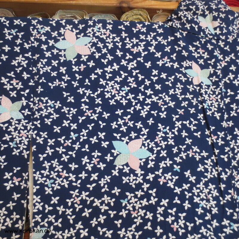 Seidencrepe Komon Alltags Kimono, Streublümchen