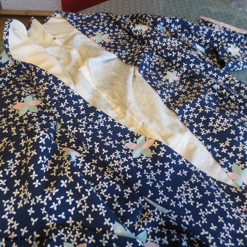 Seidencrepe Komon Alltags Kimono, Streublümchen