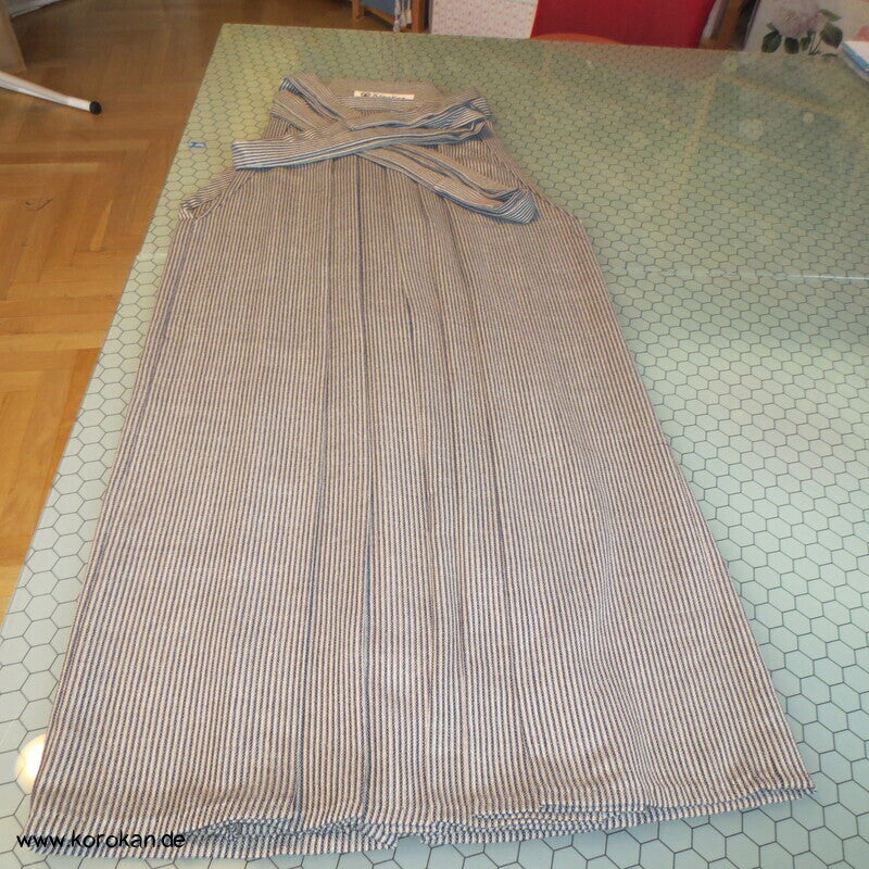 gestreifte Sommer Hakama  - Umanori Hosentyp - neu  - gestreifte Wollmischung