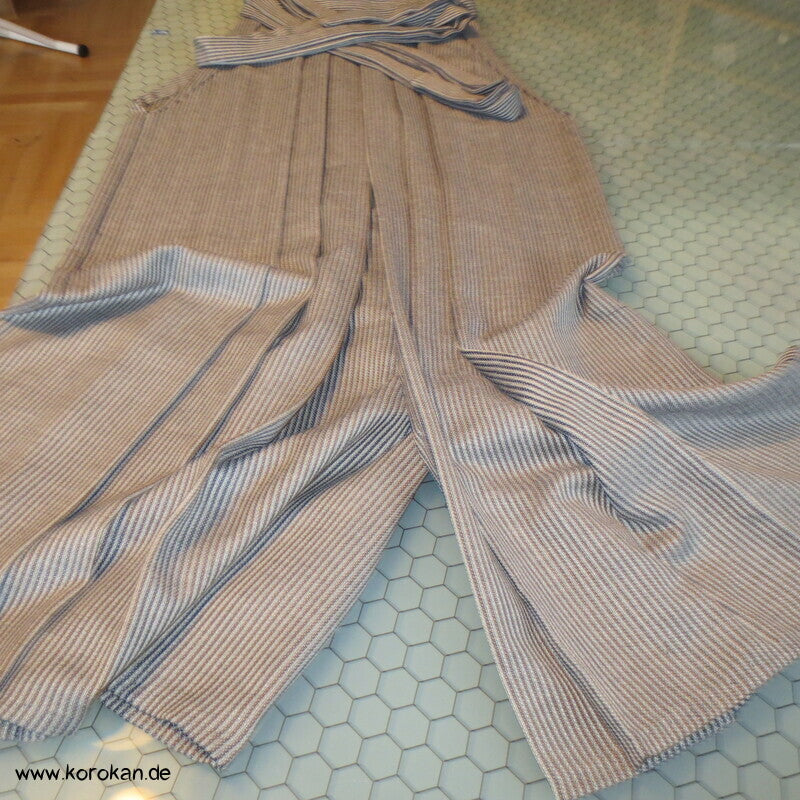 gestreifte Sommer Hakama  - Umanori Hosentyp - neu  - gestreifte Wollmischung