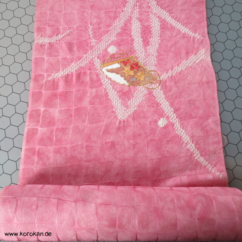 üppige Fächer-Stickerei mit Shibori auf rosa, Tanmono