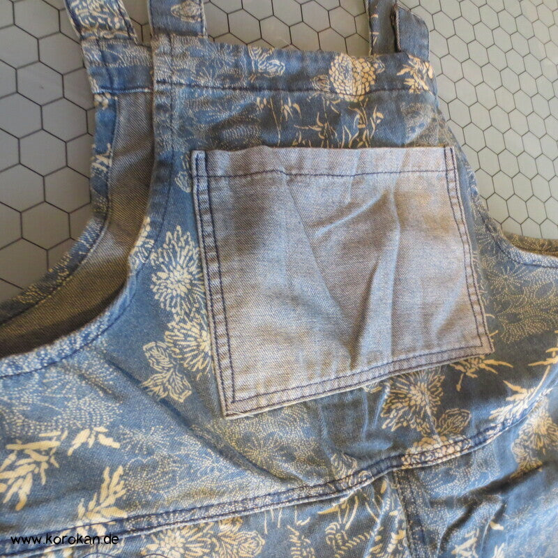 Jeans Latzhose aus japanisch bedrucktem Denim, neu