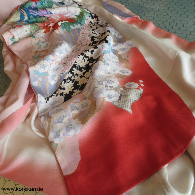 Furisode Seiden Crepe Satin Kimono Noshi Muster mit Pfau -  Federn