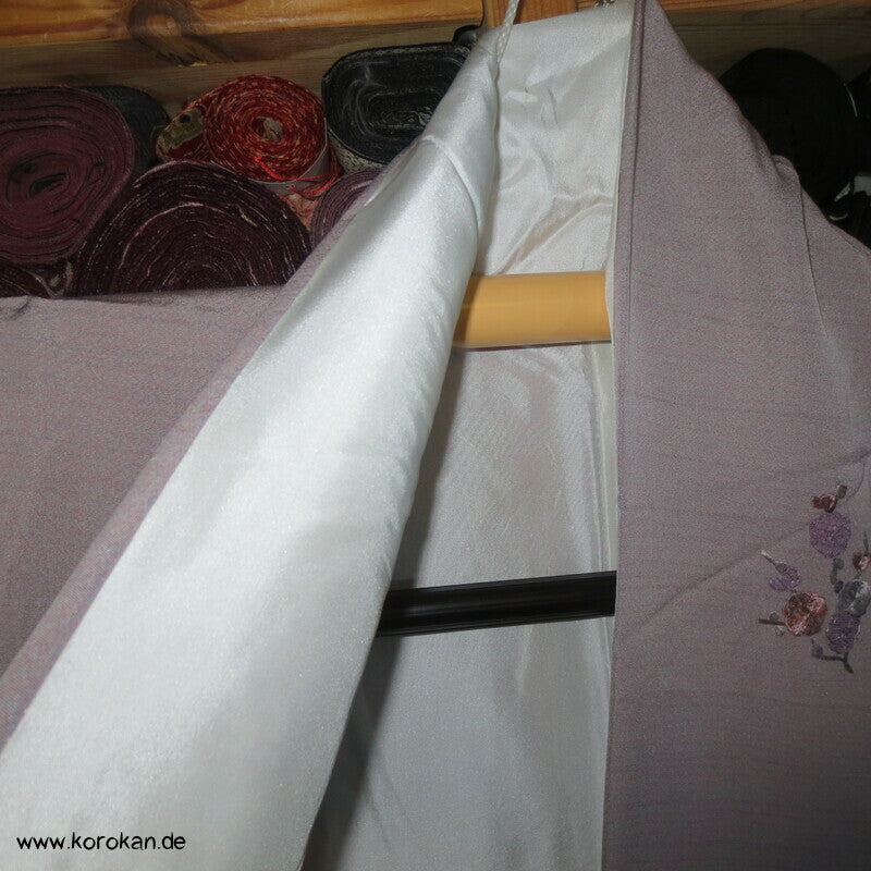 Homongi Seidencrepe Kimono, Farbverlauf, Blumen Stickereien, verfärbt
