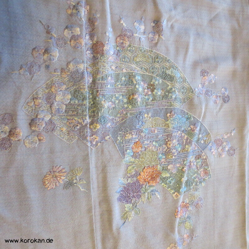 Homongi Seidencrepe Kimono, Farbverlauf, Blumen Stickereien, verfärbt