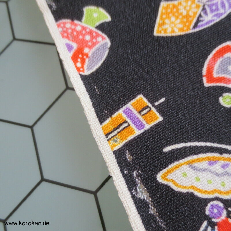 bunte Japan Motive auf schwarz Woll Kimono Tanmono