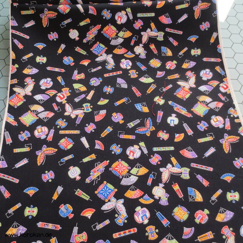 bunte Japan Motive auf schwarz Woll Kimono Tanmono