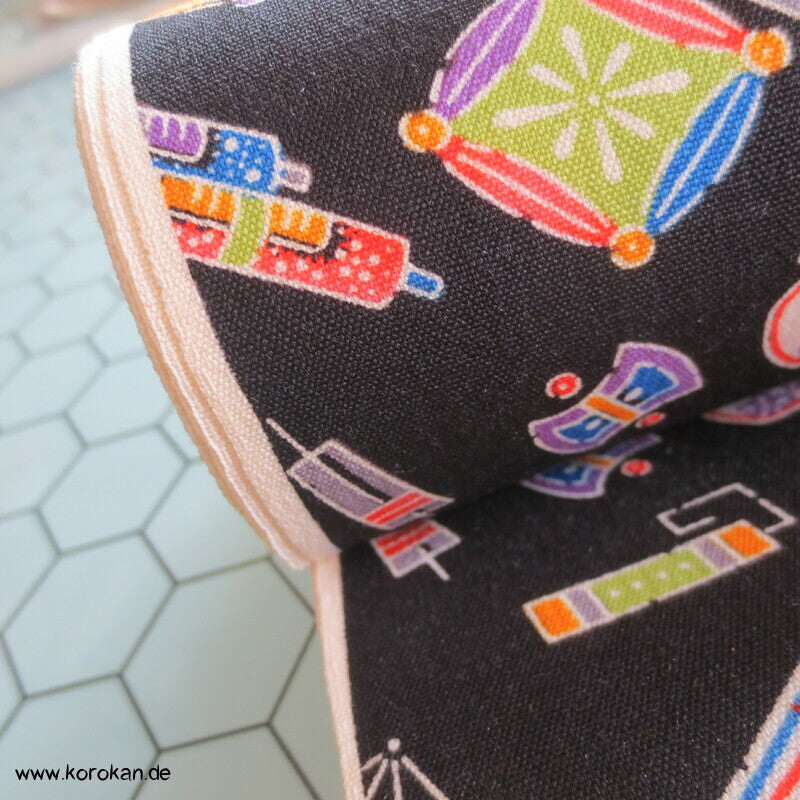 bunte Japan Motive auf schwarz Woll Kimono Tanmono