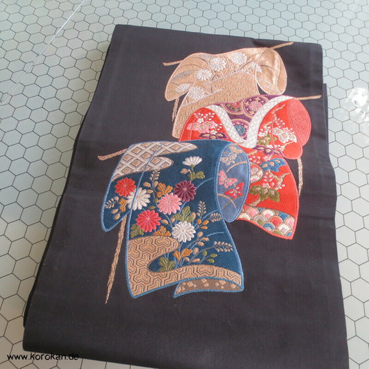 Tagasode Muster auf schwarz Fukuro Obi